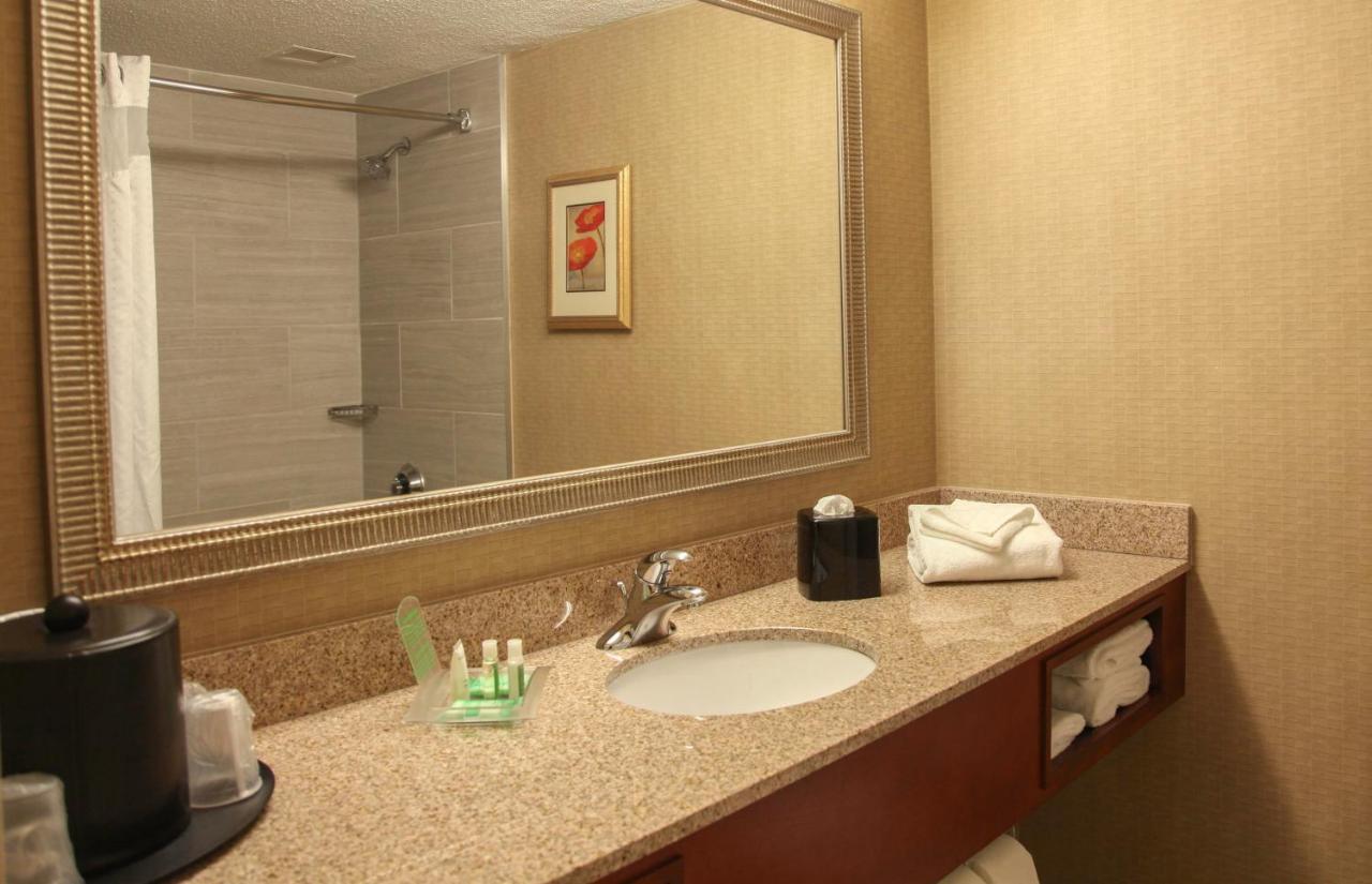 Holiday Inn Dayton/Fairborn I-675 By Ihg Екстериор снимка