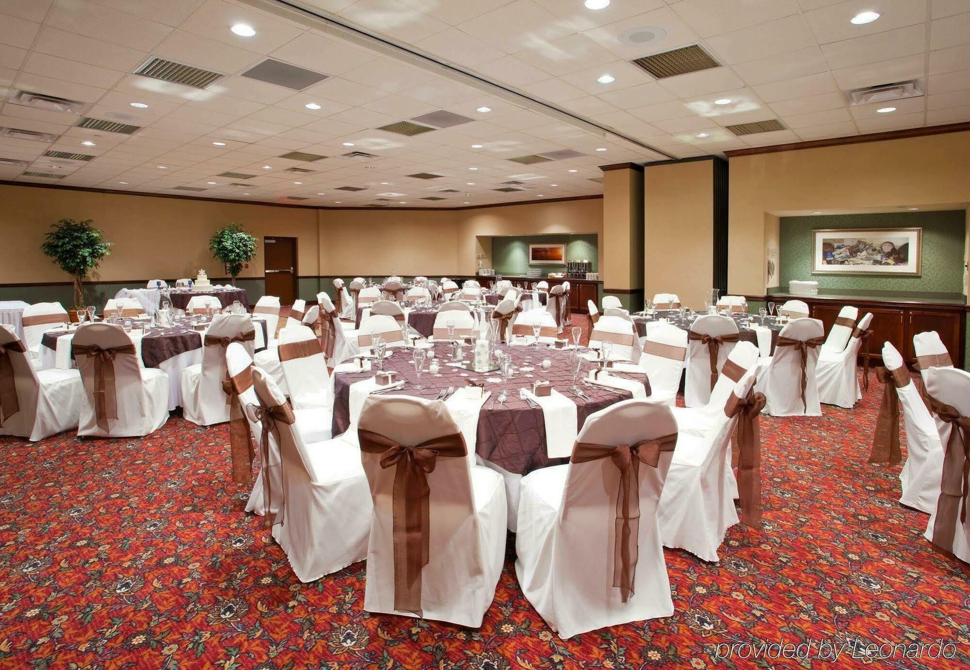 Holiday Inn Dayton/Fairborn I-675 By Ihg Екстериор снимка