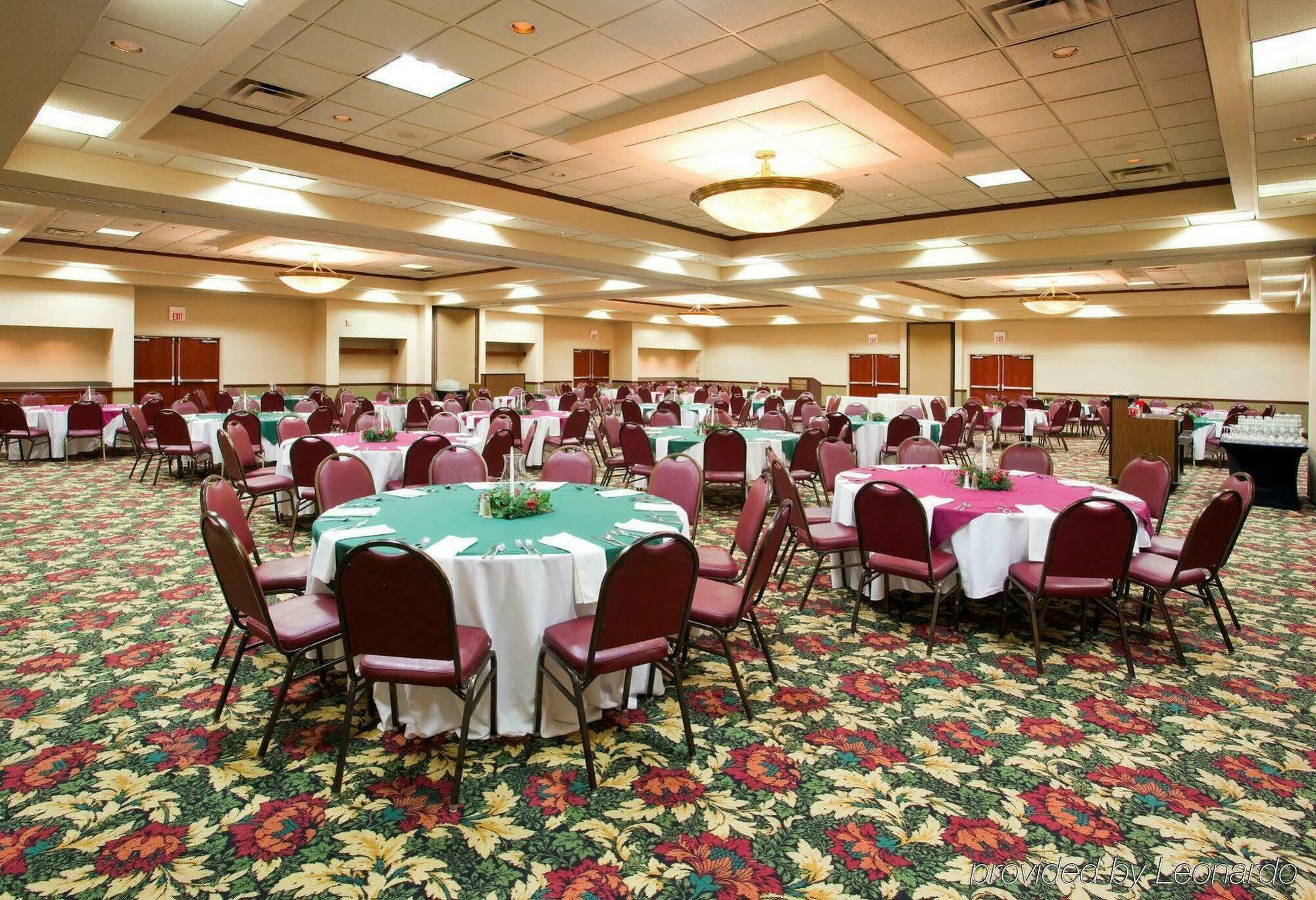 Holiday Inn Dayton/Fairborn I-675 By Ihg Екстериор снимка