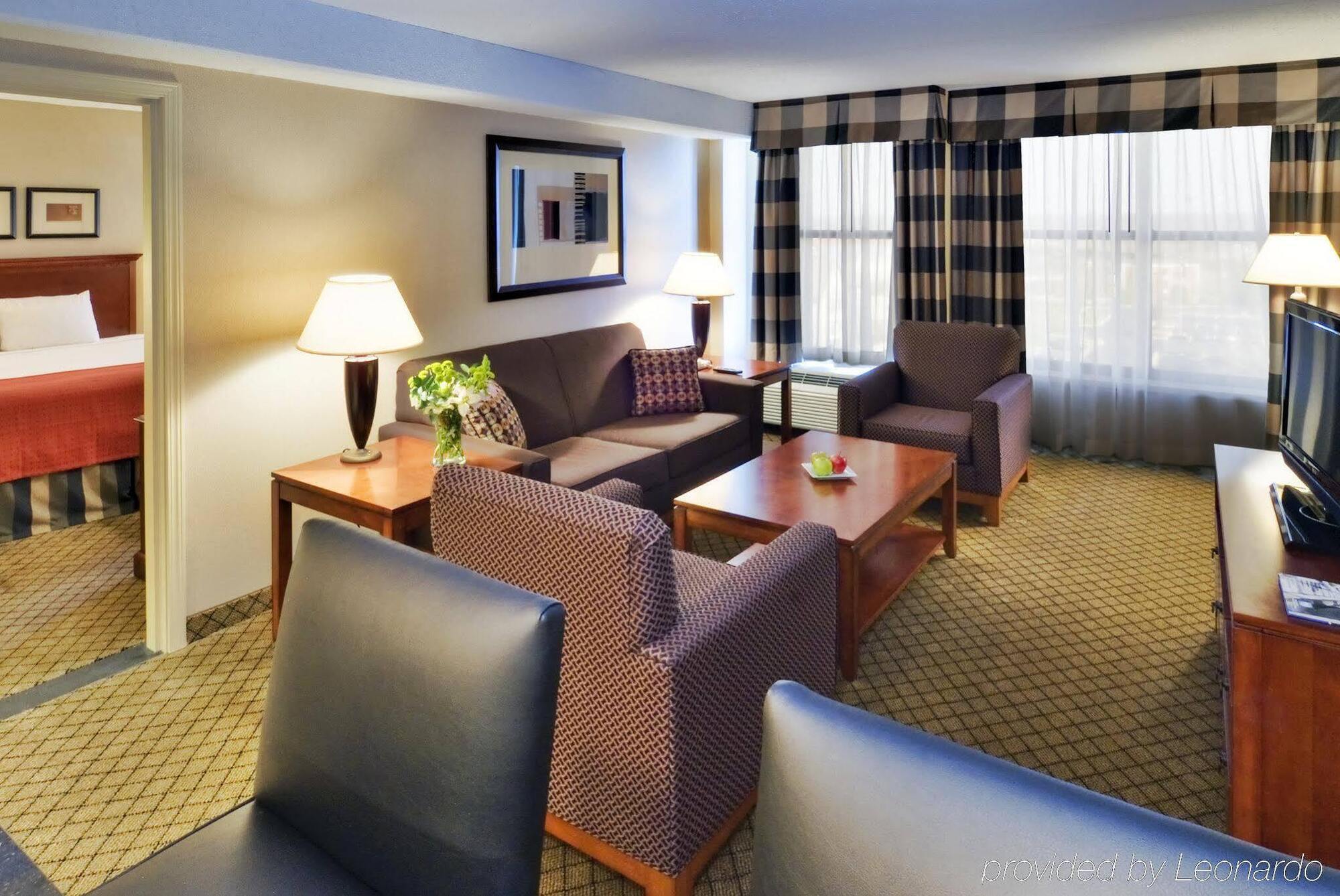 Holiday Inn Dayton/Fairborn I-675 By Ihg Екстериор снимка